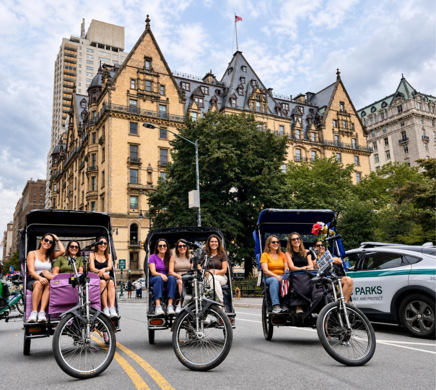 Family enjoying a Central Park family tour by pedicab